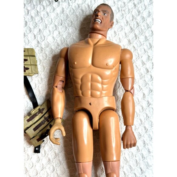 Camouflage Military Man Helmet Weapon Ammo Cartridge Belt Stand Action figure - Picture 8 of 13